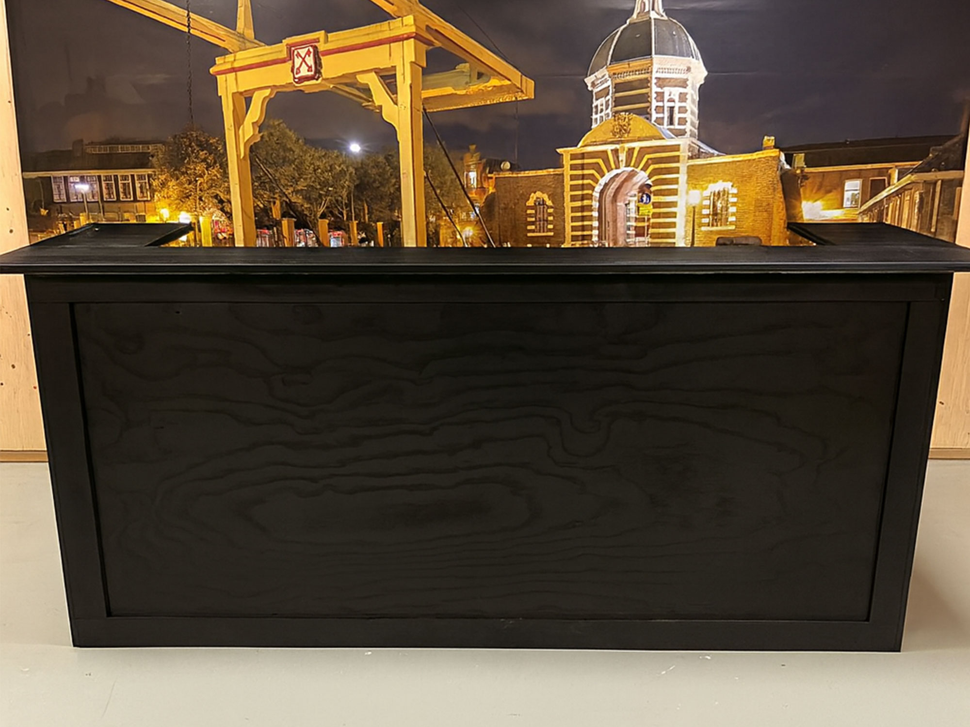 Steigerhouten Meubelen Leiden Bar Amsterdam - Zwarte bar / balie / toonbank