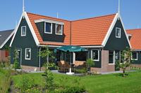 belvilla In Zaanse stijl gebouwd vakantiehuis, 15 km. van Alkmaar