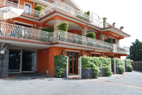 Bungalow.Net Etna Royal View - Mansarda Luxury Suite - Italië - Catania