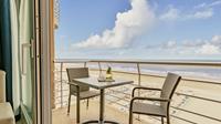 Holidaysuites.nl Comfort Suite - 4p | Slaapkamer - Slaaphoek | Balkon - Zeezicht - België - Belgische kust - Blankenberge