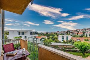 Belvilla Apartment Pinegrove - Two Bedroom Apartment with Balcony