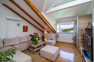 Belvilla Apartments & Rooms Mara & Petrunjela - One Bedroom Apartment with Balcony and Sea View