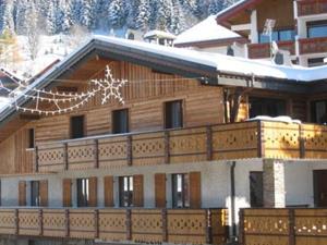 Chalet.nl Chalet-appartement l'Ours met buiten-whirlpool - 10 personen - Frankrijk - Les Portes du Soleil - Châtel