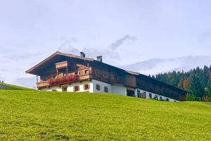 Belvilla Gezellig vakantiehuis in Hochfilzen met uitzicht op de bergen