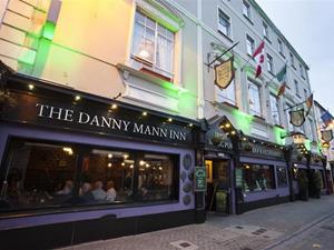 BBI-Travel Danny Mann Pub Irish Night Killarney