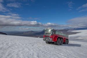 BBI-Travel Gletsjer tour per 8x8 monstertruck vanaf Gullfoss