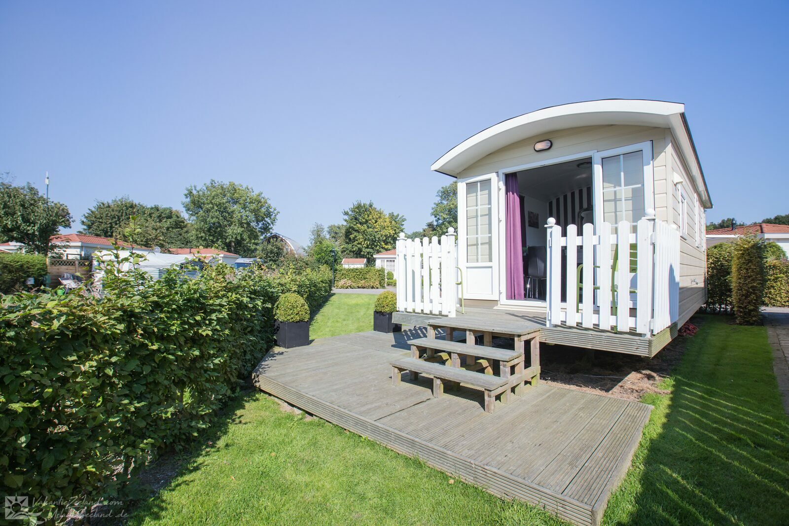 Vakantiezeeland.com VZ985 Pipowagen in Oostkapelle - Nederland - Zeeland - Oostkapelle