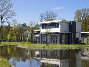 Heerlijkehuisjes.nl Luxe 10 persoons vakantiehuis met sauna op vakantiepark Reestervallei in Overijssel - Nederland - Europa - IJhorst
