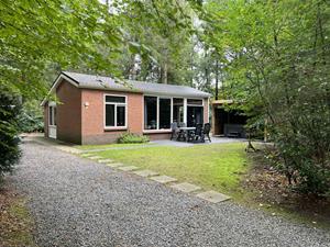 Heerlijkehuisjes.nl Luxe 4 persoons vakantiehuis met bubbelbad in de bossen nabij Epe op de Veluwe. - Nederland - Europa - Epe