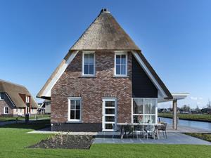 Heerlijkehuisjes.nl Luxe 8 persoons villa aan het Tjeukemeer in Friesland - Nederland - Europa - Delfstrahuizen