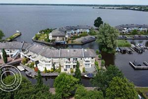 Heerlijkehuisjes.nl Luxe en ruim 4 persoons appartement in Wanneperveen aan het water met eigen aanlegplaats - Nederland - Europa - Giethoorn