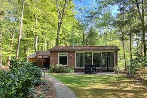 Heerlijkehuisjes.nl 4 persoons vakantiehuis met heerlijke privé bubbelbad en sauna in de bossen op de Veluwe. - Nederland - Europa - Epe