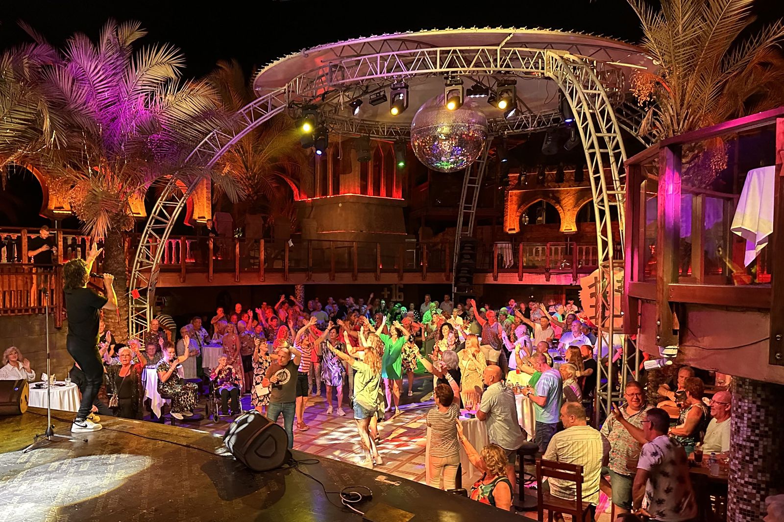 Corendon Long Beach Resort&Spa Deluxe Muziekreis Turkije 2024 - Turkije - Turkse Riviera - Turkler