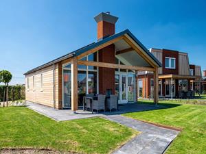 Heerlijkehuisjes.nl Gelijkvloerse en volledig energieneutrale 4-persoons mindervaliden bungalow - Nederland - Europa - Akkrum