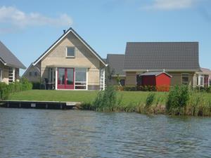 Heerlijkehuisjes.nl Luxe 4 persoons vakantiehuis aan het water in Medemblik, nabij het IJsselmeer - Nederland - Europa - Medemblik