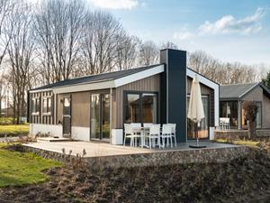 Heerlijkehuisjes.nl Luxe 6 persoons chalet aan de Kraaijenbergse Plassen - Nederland - Europa - Linden