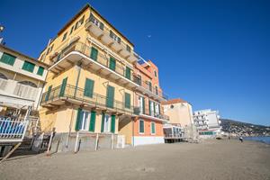 Bungalow.Net La Casa Sulla Spiaggia - Italië - Alassio