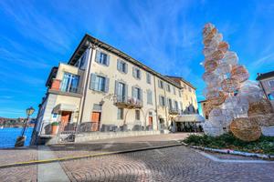 Bungalow.Net La Voce Del Lago Pied Dans L' Eau - Italië - Arona