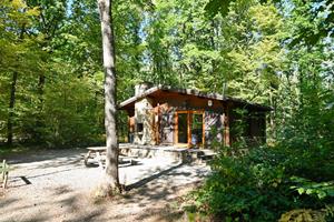 Heerlijkehuisjes.nl Vrijstaand chalet voor 4 volwassenen en 2 kinderen op Village de Vacances Oignies - Belgie - Europa - Oignies-en-Thiérache