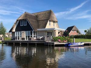 Heerlijkehuisjes.nl Luxe 8 pers. watervilla met Finse sauna en volledig ingericht vlonderterras aan het water - Nederland - Europa - Delfstrahuizen