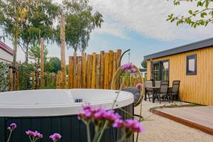 Heerlijkehuisjes.nl Luxe 4 persoons chalet met bubbelbad op Recreatiepark de Boshoek in Voorthuizen - Nederland - Europa - Voorthuizen