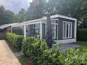 Heerlijkehuisjes.nl Knus 4 persoons chalet met vaatwasser op vakantiepark Rhederlaagse Meren - Nederland - Europa - Lathum