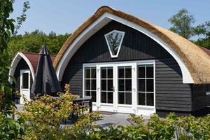 Heerlijkehuisjes.nl Moderne 6 persoons vakantiehuis gelegen aan het veld in de bossen nabij Giethoorn - Nederland - Europa - Baars