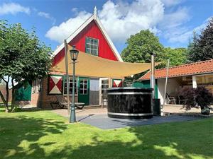 Heerlijkehuisjes.nl Luxe 5 persoons vakantiehuis met hottub, Finse sauna en sunshower in de Achterhoek. - Nederland - Europa - Lievelde