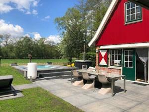Heerlijkehuisjes.nl Luxe 6 persoons vakantiehuis met zwembad, hottub, en Finse sauna in de Achterhoek. - Nederland - Europa - Lievelde