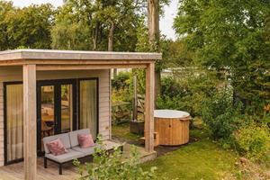 Heerlijkehuisjes.nl Luxe 4 persoons vakantiehuis met hottub op Vakantiepark Mölke - Nederland - Europa - Zuna
