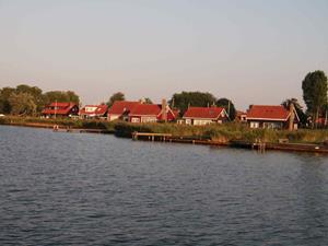 Heerlijkehuisjes.nl Heerlijk 6 persoons vakantiehuis aan het water in Friesland - Nederland - Europa - Elahuizen