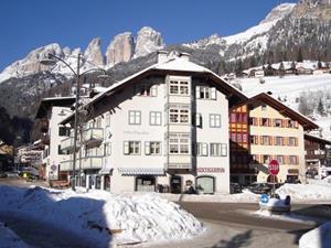 Chalet.nl Appartement Villa Placidia nummer 33 - 4-6 personen - Italië - Dolomieten - Val di Fassa - Campitello (bij Canazei)