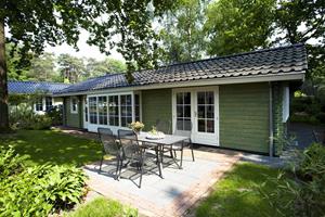 Heerlijkehuisjes.nl 6 persoons blokhut met sauna met natuurmeer en zandstrand nabij Venlo. - Nederland - Europa - Belfeld