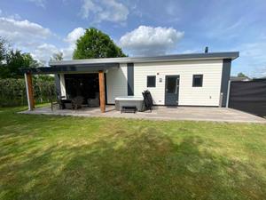 Heerlijkehuisjes.nl Luxe en royaal 2 persoons chalet met bubbelbad nabij Nationaal Park Weerribben-Wieden. - Nederland - Europa - Sint Jansklooster