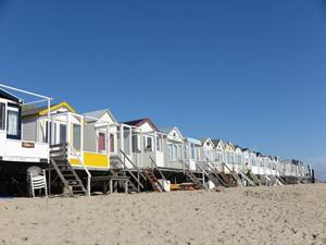 Heerlijkehuisjes.nl Slapen op het strand in dit mooie 4 persoons strandhuisje - Nederland - Europa - Koudekerke