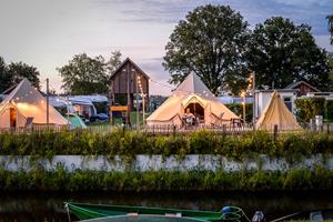 Bungalow.Net Blije haventent met privé sanitair | 2-4 pers. - Nederland - Zuna