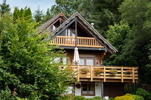 Heerlijkehuisjes.nl Mooi 5 persoons Fins chalet op panoramacamping in het hart van de Ardennen - Belgie - Europa - Dochamps