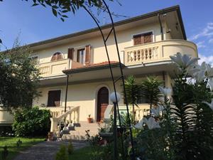 Bungalow.Net Casa Tirrena 600m from sea - Italië - Marina di Massa