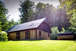 Heerlijkehuisjes.nl Luxe villa voor 12 personen met een sauna en bubbelbad in de tuin in Soy, Hotton - Belgie - Europa - Soy
