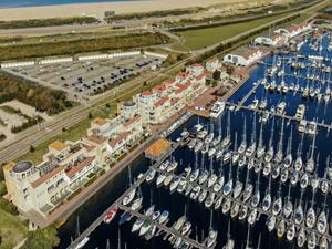 Heerlijkehuisjes.nl Heerlijk 4 persoons vakantiehuis direct aan de jachthaven in Ouddorp, vlakbij Zeeland. - Nederland - Europa - Ouddorp