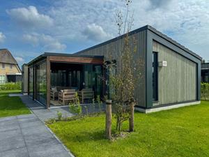 Heerlijkehuisjes.nl 4 persoons Docklodge met eigen insteekhaven en laadpaal in Delfstrahuizen - Nederland - Europa - Delfstrahuizen