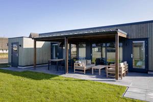 Heerlijkehuisjes.nl Docklodge voor 4 personen aan het water met eigen insteekhaven in Delfstrahuizen - Nederland - Europa - Delfstrahuizen