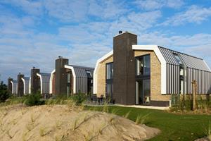 Heerlijkehuisjes.nl Moderne 12-persoons villa direct gelegen aan de Kraaijenbergse Plassen - Nederland - Europa - Linden