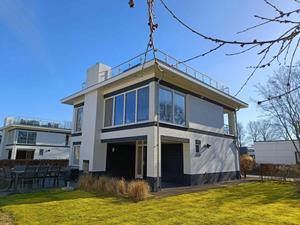 Heerlijkehuisjes.nl Luxe 8 persoons vakantiehuis op vakantiepark Bad Hoophuizen aan het Veluwemeer. - Nederland - Europa - Hulshorst