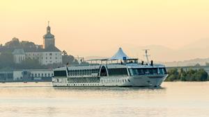 Traveldeal.nl MS Dutch Grace - Afvaart Amsterdam - Nederland - Noord-Holland - Amsterdam - Cruise Terminal
