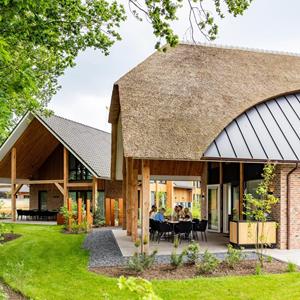 EenVakantieHuisje.nl Villa boerderij met welness - 12 personen - Wekerom