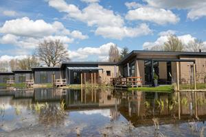 Heerlijkehuisjes.nl 4 persoons chalet aan het water op een vakantiepark in Terwolde - Nederland - Europa - Terwolde
