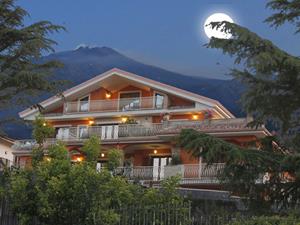 Bungalow.Net Etna Royal Garden V. - Italië - Catania