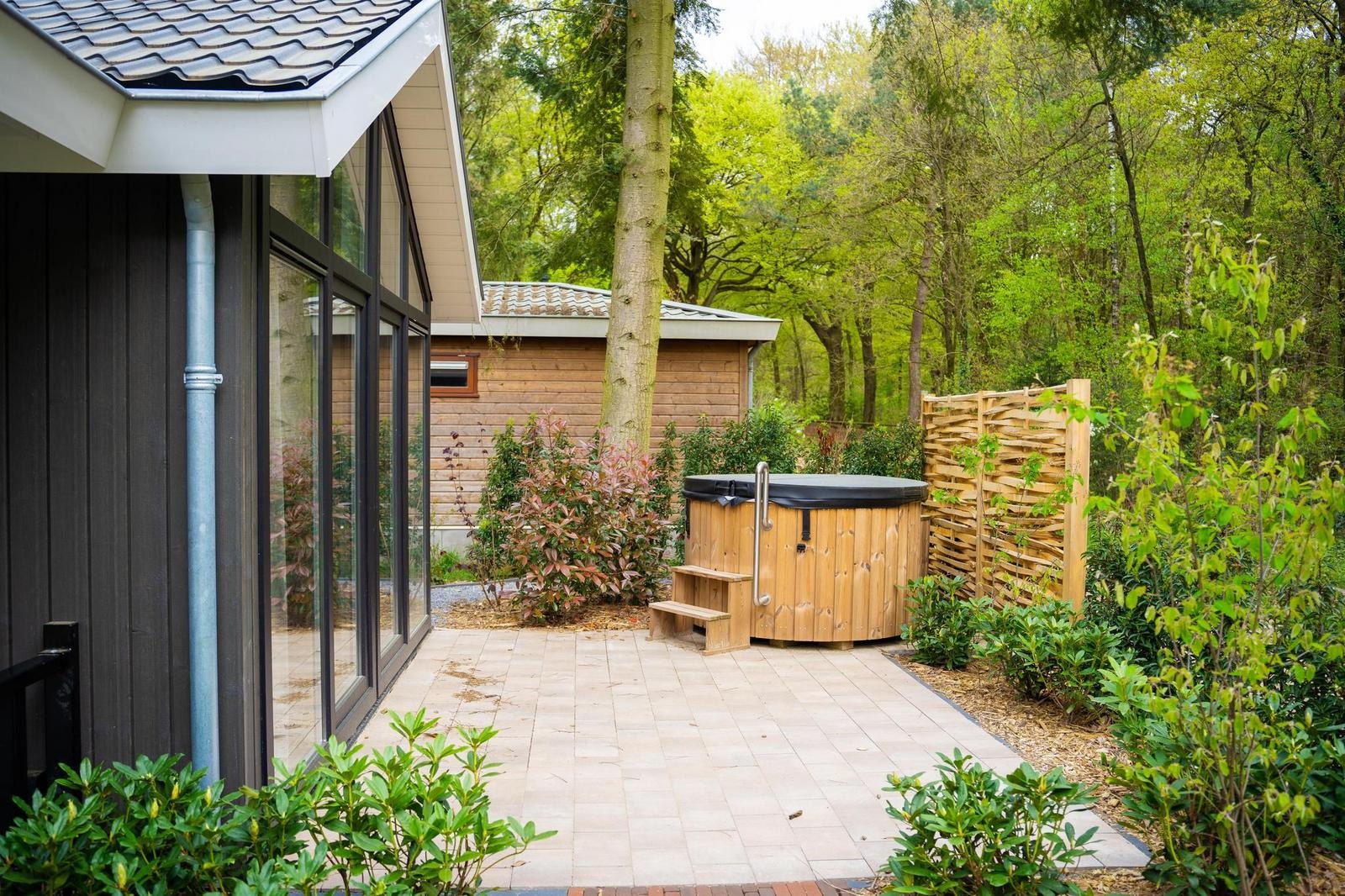 EenVakantieHuisje.nl Bos Cottage met hottub - 4 personen - Rhenen