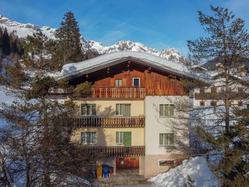 Chalet.nl Appartement Casa Iris Combinatie 3 appartementen - 18 personen - Italië - Dolomieten - Alpe Lusia-San Pellegrino - Falcade